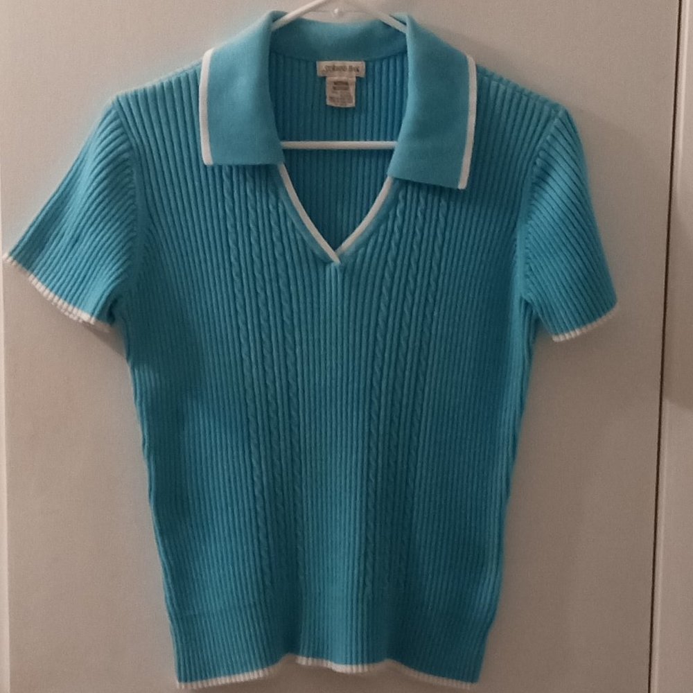 ST. JOHNS BAY BLUE LADIES V-NECK PULLOVER TOP SIZE MEDIUM